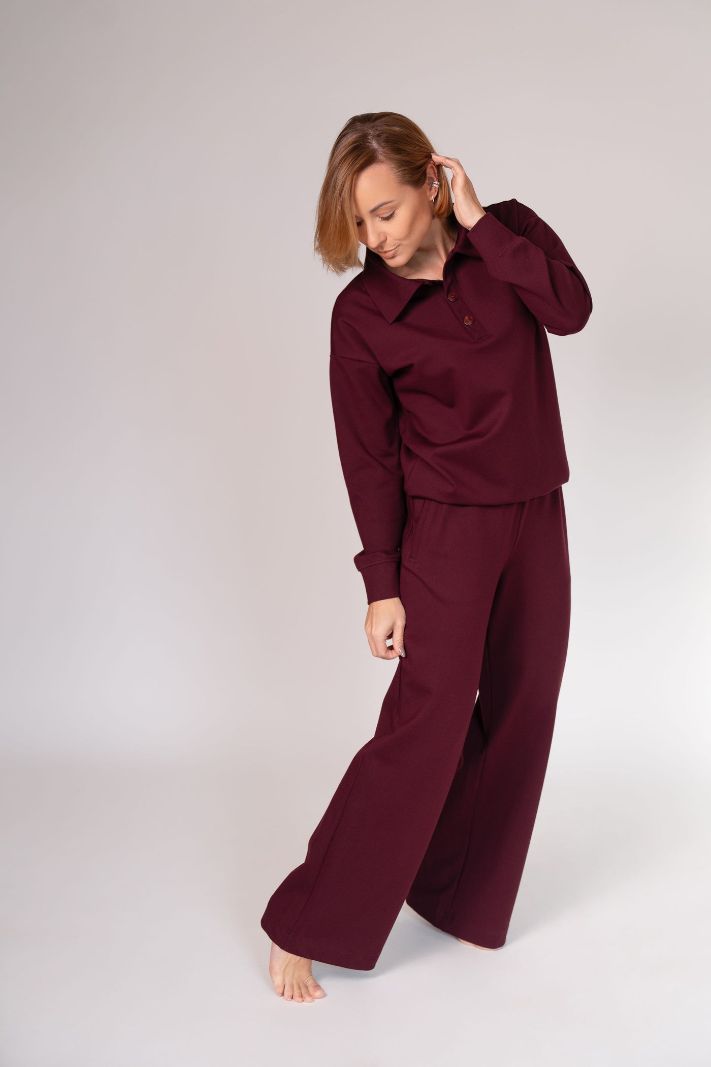 Plataus kirpimo punto kelnės „Bordo“